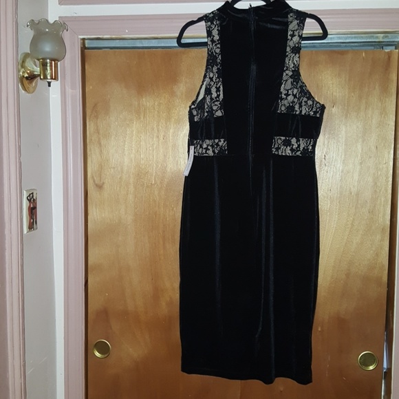 Black Velvet evening dress - Picture 2 of 7